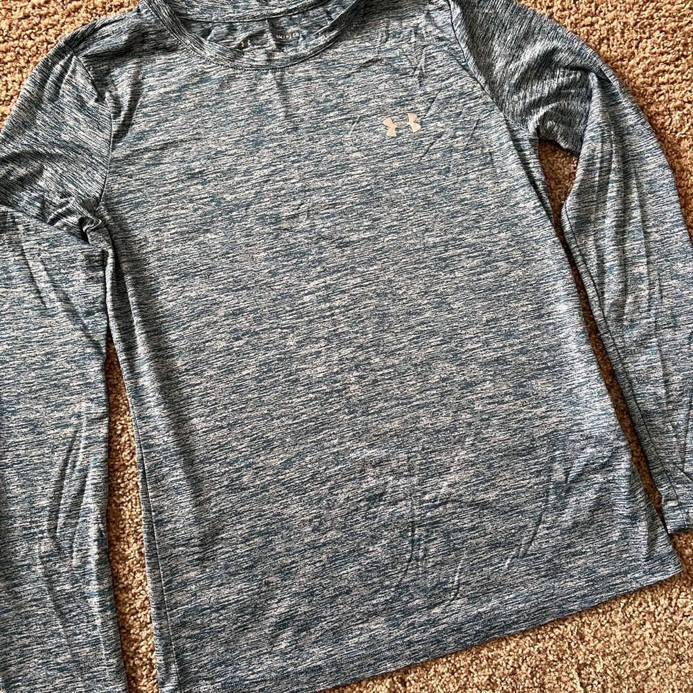 Ladies Under Armour long sleeved workout top